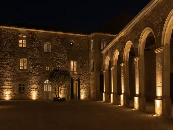 wall washing grazing facade spotlighting silhouette lighting